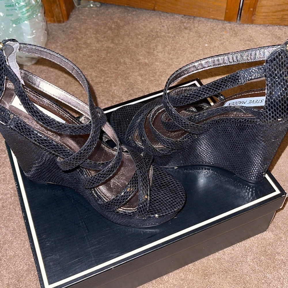 Steve Madden Wedge heel black size 9.